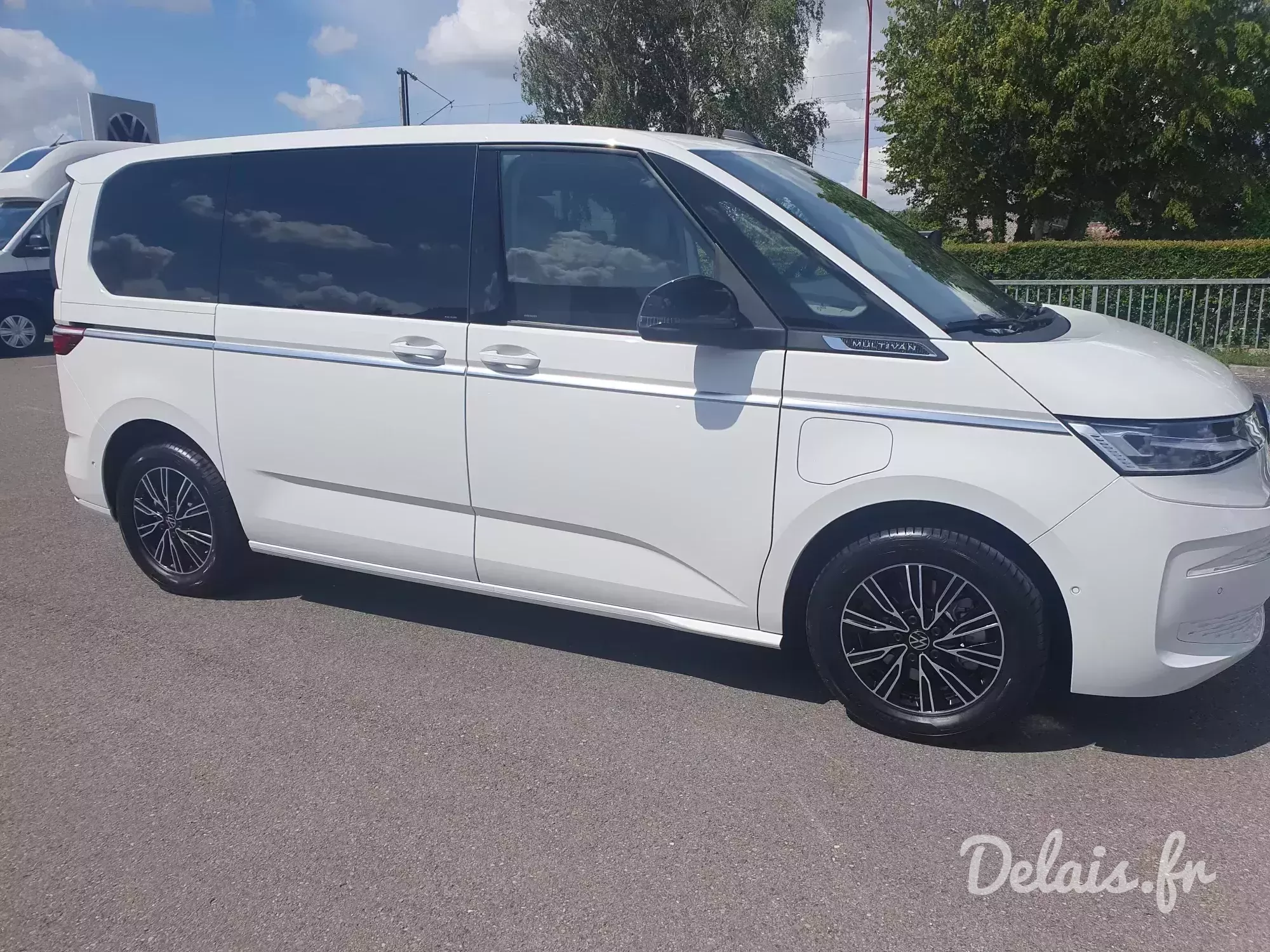 Volkswagen Multivan Blanc Candy Style Court