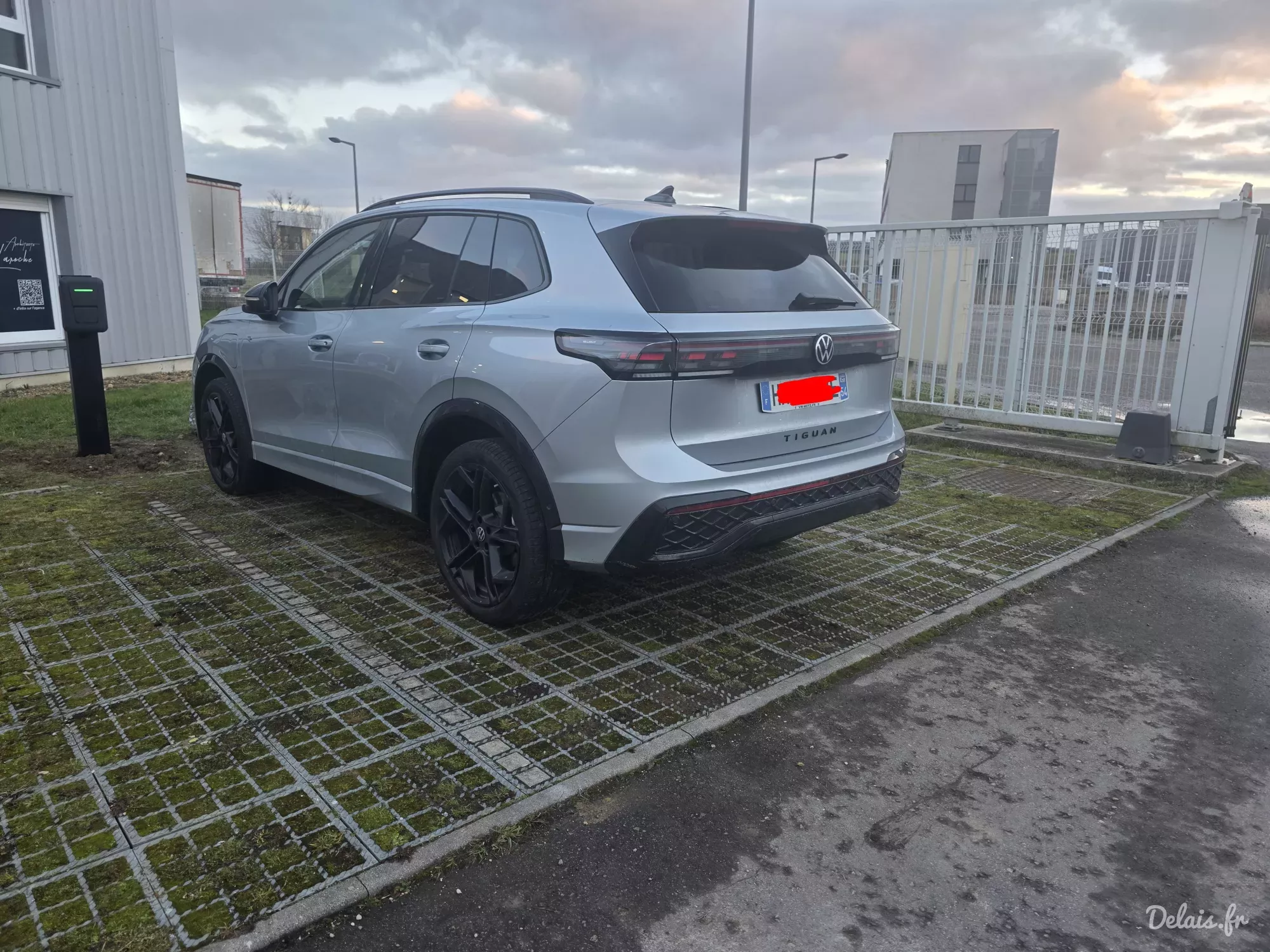 Volkswagen Tiguan Argent Dolomite R-Line Exclusive