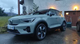Volvo XC40 Recharge Vert Sauge Ultimate de Phil