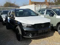 Volvo XC40 Noir Onyx Plus de Drw1984